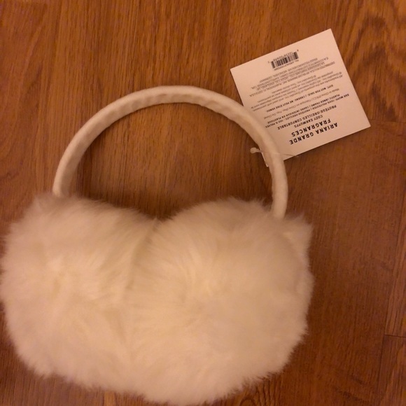 Ariana Grande Earmuffs - Picture 2 of 4